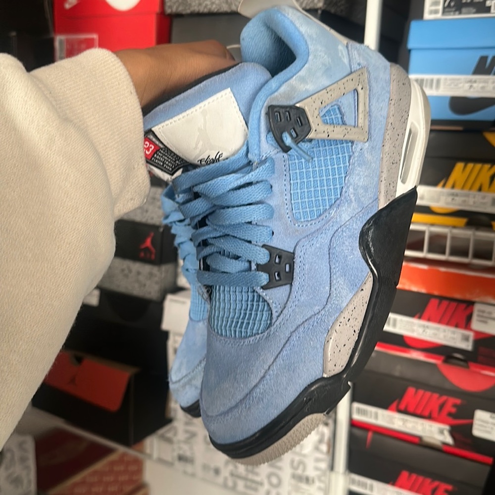Jordan 4 UNC